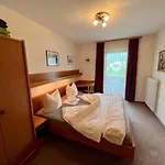 Gaestehaus Wallner *