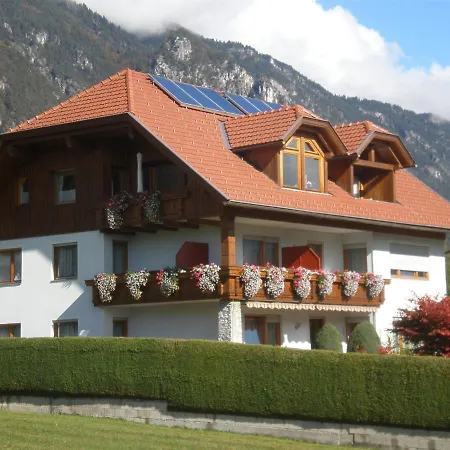Gaestehaus Wallner * Presseggen