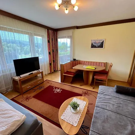 Gaestehaus Wallner * Presseggen