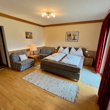 Gaestehaus Wallner * Presseggen